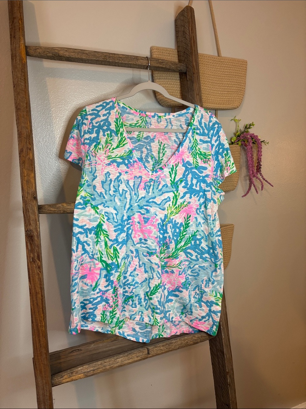 Lilly Pulitzer Short Sleeve V-Neck Top in Pink, Blue & Green Floral
